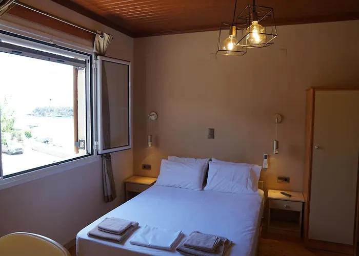 Sea And Sun Kardhamili